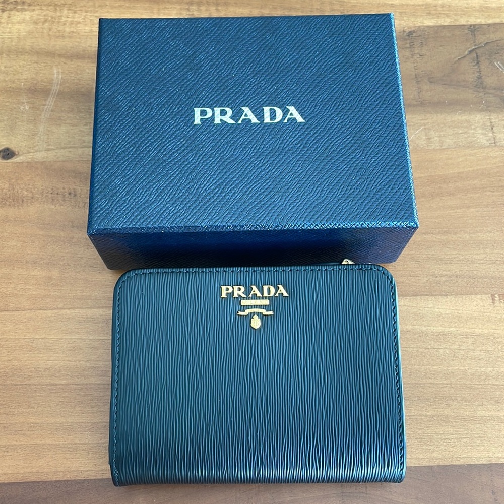 NEW Prada Black Small Leather Wallet